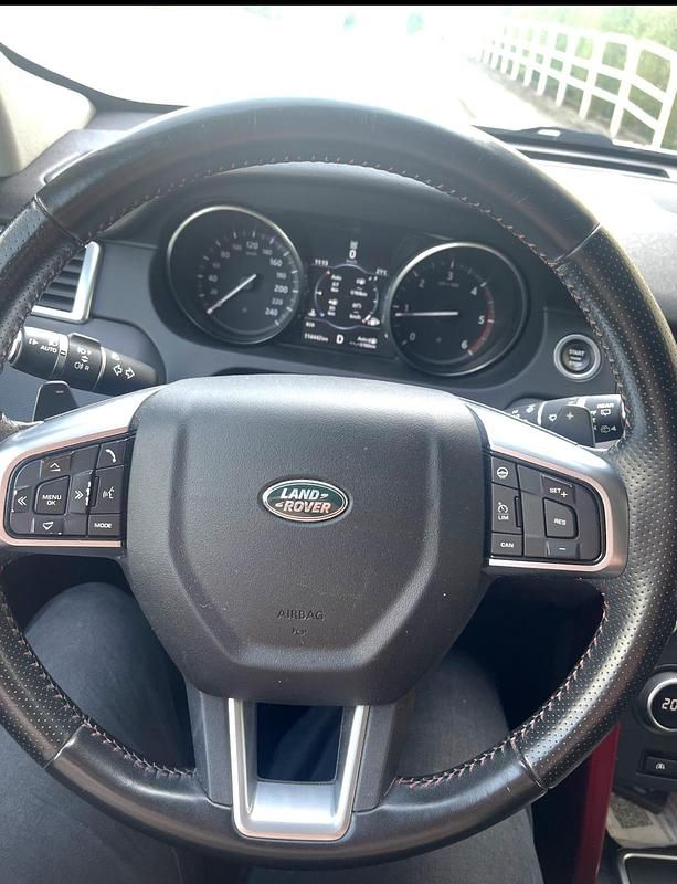 Schwarz Gebraucht 2016 Land Rover Discovery Sport SUV | 11.000 € - Bild 1/4