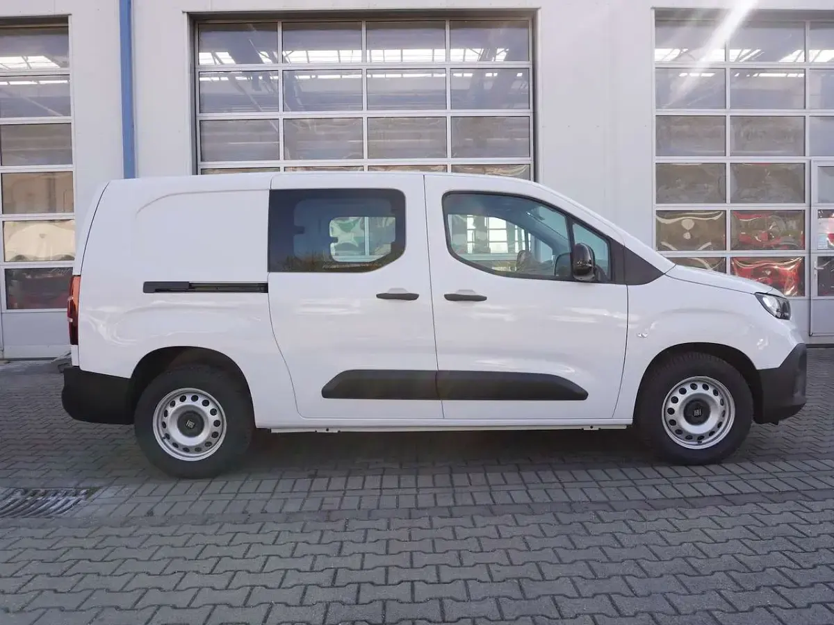 Neu Fiat Doblò 102 PS (75 kW) 2026 Weiß Van / Kleinbus