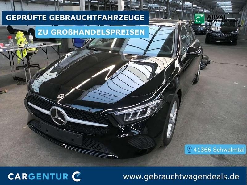Gebraucht Mercedes A200 150 PS (110 kW) 2024 Schwarz Limousine