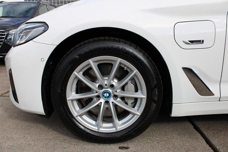Gebraucht BMW 530e iPerformance 292 PS (214 kW) 2021 Weiß Limousine