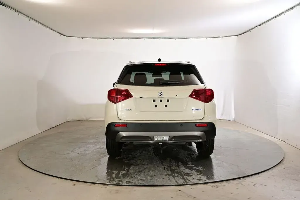 Neu Suzuki Vitara Comfort+ 110 PS (80 kW) 2026 Braun SUV