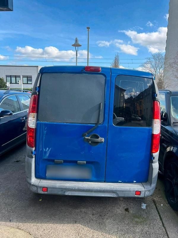 Gebraucht Fiat Doblò 84 PS (61 kW) 2009 Blau Van / Kleinbus