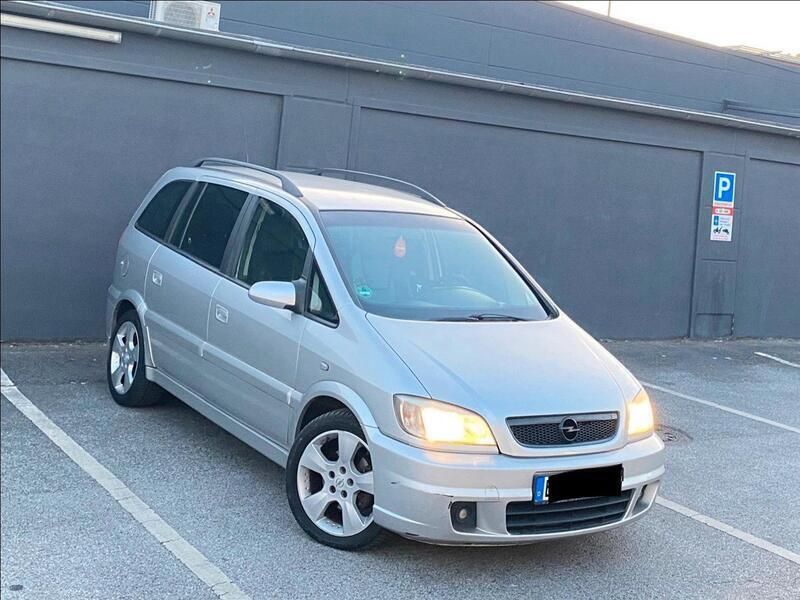 Silber Gebraucht 2005 Opel Zafira OPC Van / Kleinbus | 3.000 € (Teuer) - Bild 1/4