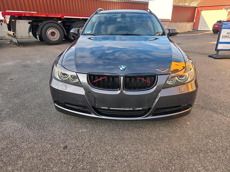 Gebraucht BMW 320 177 PS (130 kW) 2005 Grau Kombi