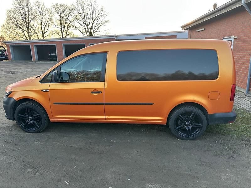 Gebraucht VW Caddy Maxi 102 PS (75 kW) 2019 Orange Van / Kleinbus