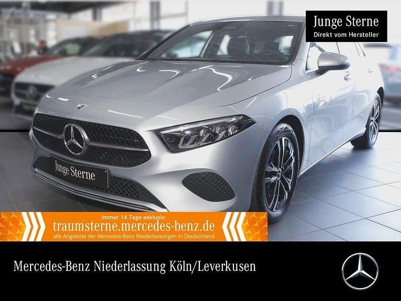 Hightechsilber Gebraucht 2024 Mercedes A180 Progressive Kleinwagen | 28.890 € (Fairer Preis) - Bild 1/3