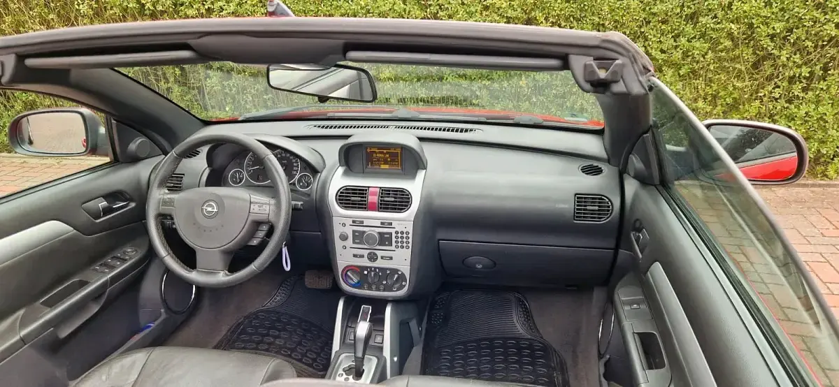 Gebraucht Opel Tigra 90 PS (66 kW) 2006 Rot Cabrio