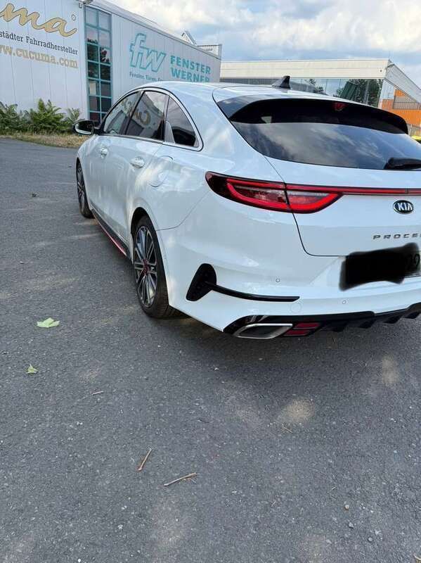 Weiß Gebraucht 2021 Kia ProCeed Kleinwagen | 22.999 € (Guter Preis) - Bild 1/4
