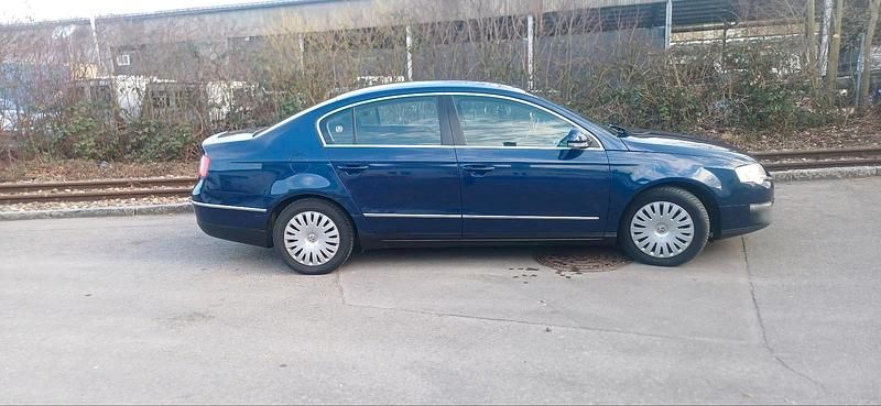 Gebraucht VW Passat 122 PS (89 kW) 2007 Blau Limousine