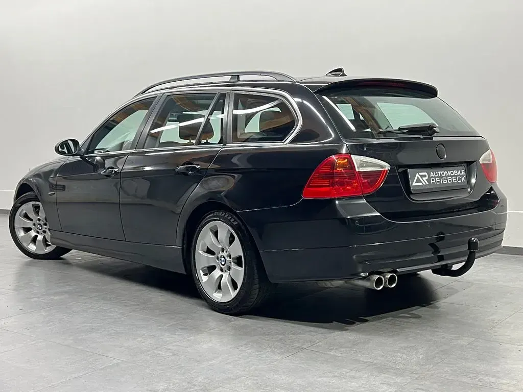 Käytetty BMW 330 231 HP (169 kW) 2007 Musta Sedan