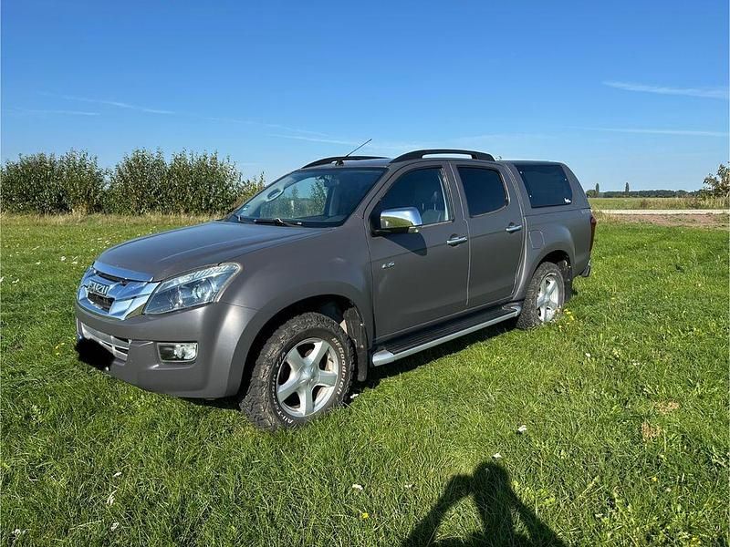 Schwarz Gebraucht 2015 Isuzu D-Max Abholung | 18.900 € (Fairer Preis) - Bild 1/4