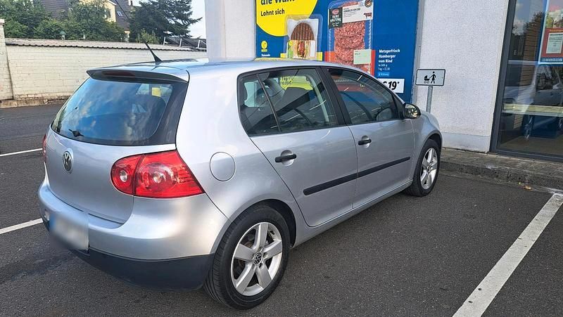 Grau Gebraucht 2009 VW Golf VI Limousine | 3.850 € (Guter Preis) - Bild 1/4