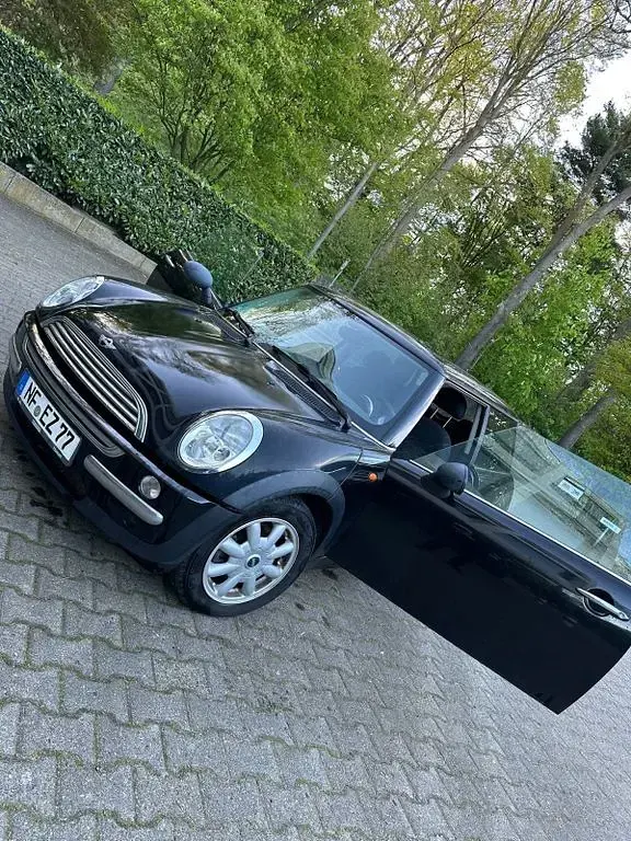Second-hand Mini ONE 90 CP (66 kW) 2003 Negru Hatchback