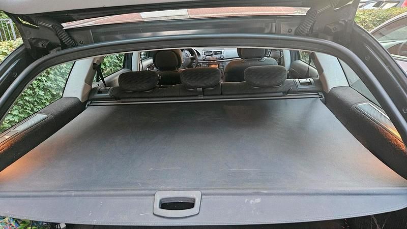 Schwarz Gebraucht 2005 Mercedes E220 Kombi | 2.888 € (Fairer Preis) - Bild 1/4