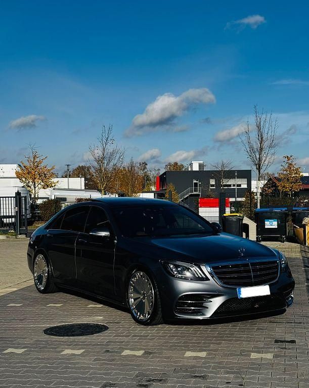 Grau Gebraucht 2019 Mercedes S560 AMG Limousine | 47.999 € (Superpreis) - Bild 1/4