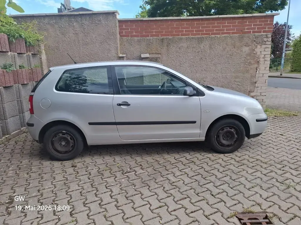 Gebraucht VW Polo Basis 54 PS (39 kW) 2002 Schwarz Limousine