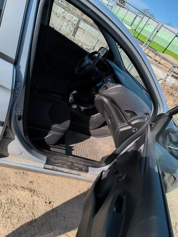 Second-hand Opel Karl Selection 75 CP (55 kW) 2015 Gri Hatchback