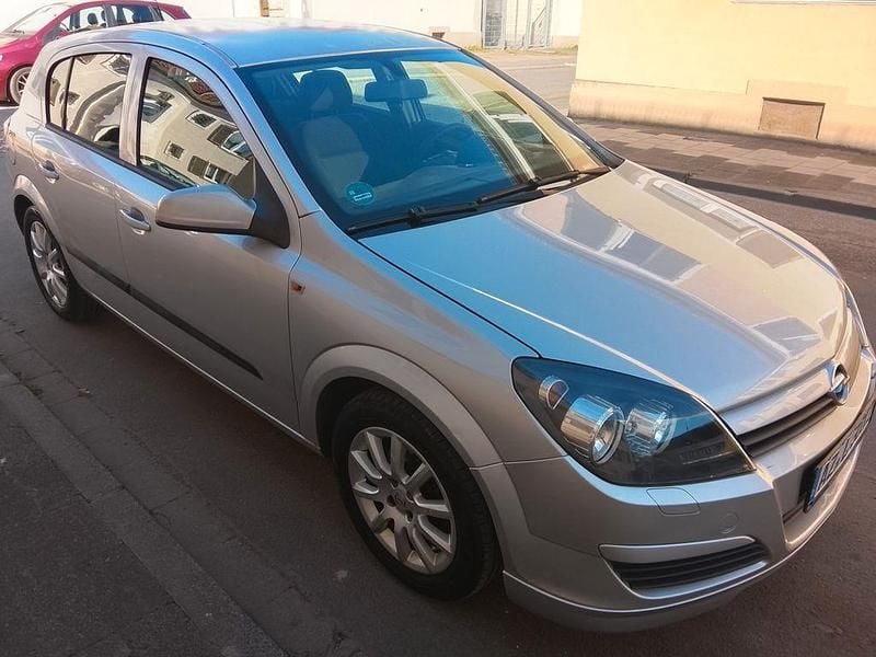 Gebraucht Opel Astra 105 PS (77 kW) 2005 Silber Limousine