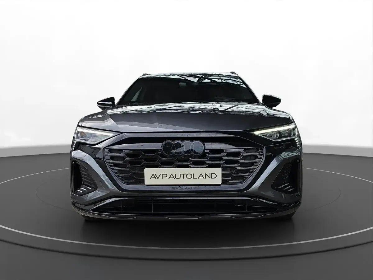Gebraucht Audi Q8 e-tron S-Line 300 kW (408 PS) 2024 Daytonagrau perleffekt SUV