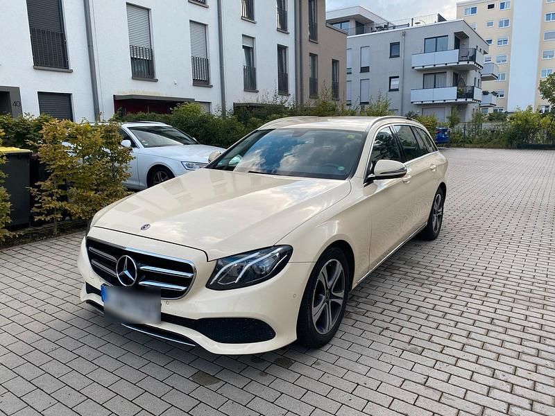 Gelb Gebraucht 2019 Mercedes E200 Kombi | 7.500 € (Superpreis) - Bild 1/4