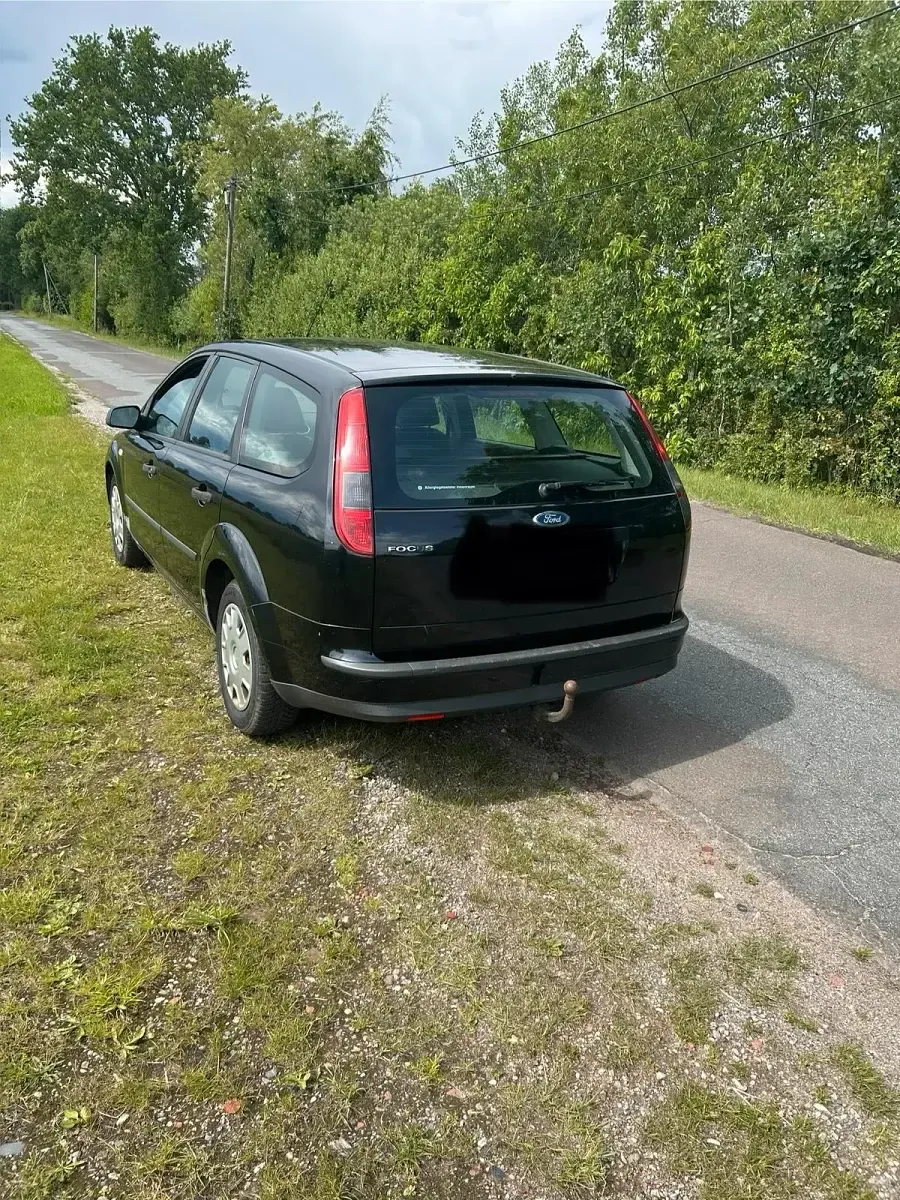 Gebraucht Ford Focus Ghia 125 PS (91 kW) 2006 Schwarz Kombi