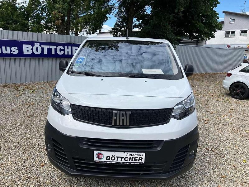 Weiß Gebraucht 2022 Fiat Scudo Van / Kleinbus | 22.990 € (Fairer Preis) - Bild 1/4