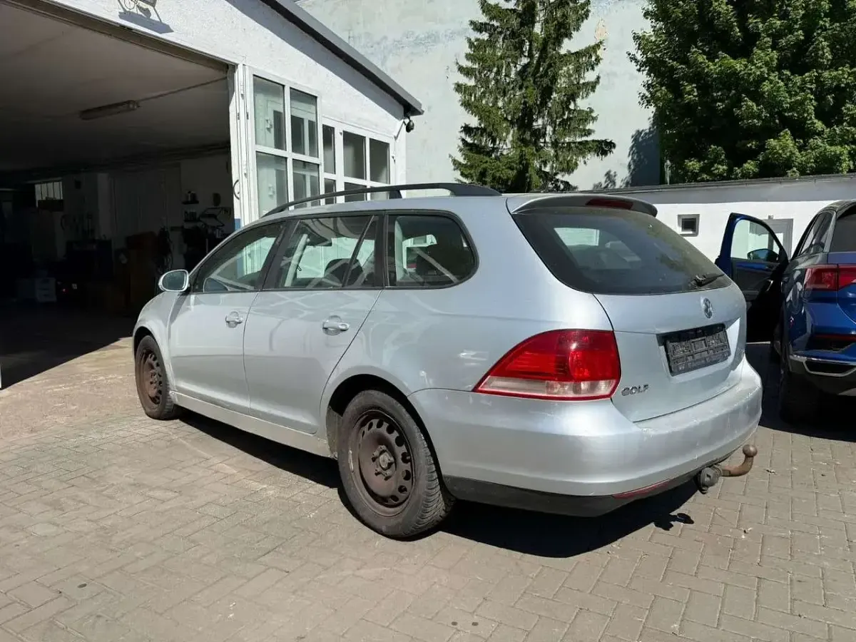 Second-hand VW Golf VI Trendline 105 CP (77 kW) 2008 Argintiu Hatchback