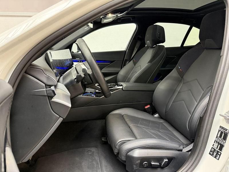 Gebraucht BMW 520 M Sport 197 PS (144 kW) 2025 Alpinweiss iii Limousine