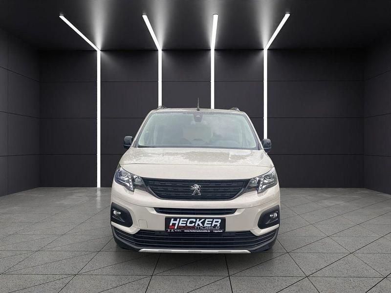 Gebraucht Peugeot Rifter GT 131 PS (96 kW) 2021 Lackierung sable/typ aussenverkl Van / Kleinbus