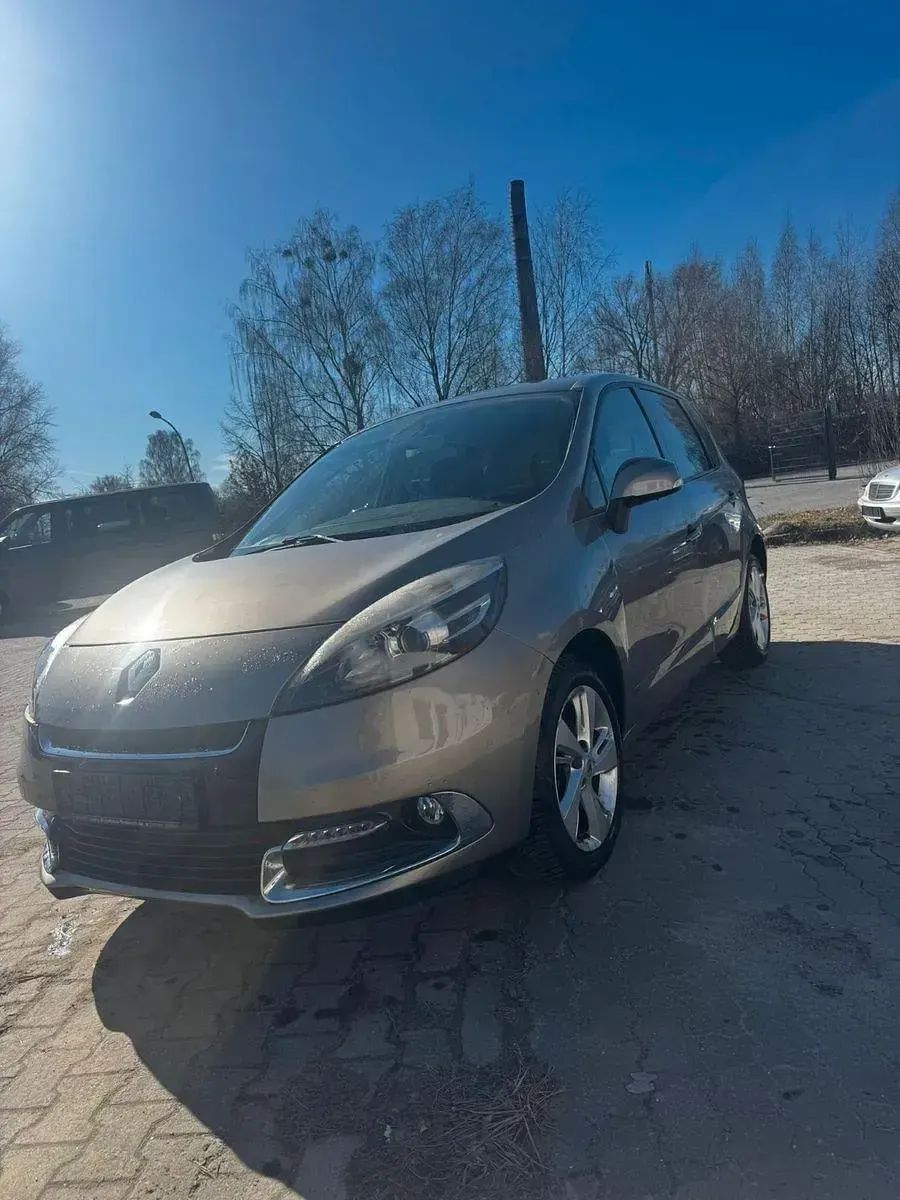 Gebraucht Renault Scénic III Bose Edition 116 PS (85 kW) 2012 Gold Van / Kleinbus