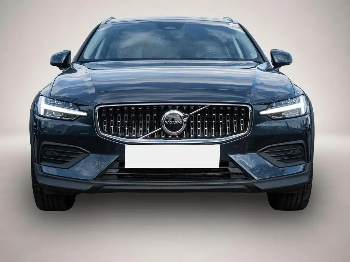 Gebraucht Volvo V60 CC Plus 197 PS (144 kW) 2024 Manufacturer Kombi