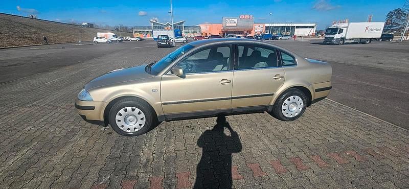 Gebraucht VW Passat 102 PS (75 kW) 2001 Andere farben Limousine