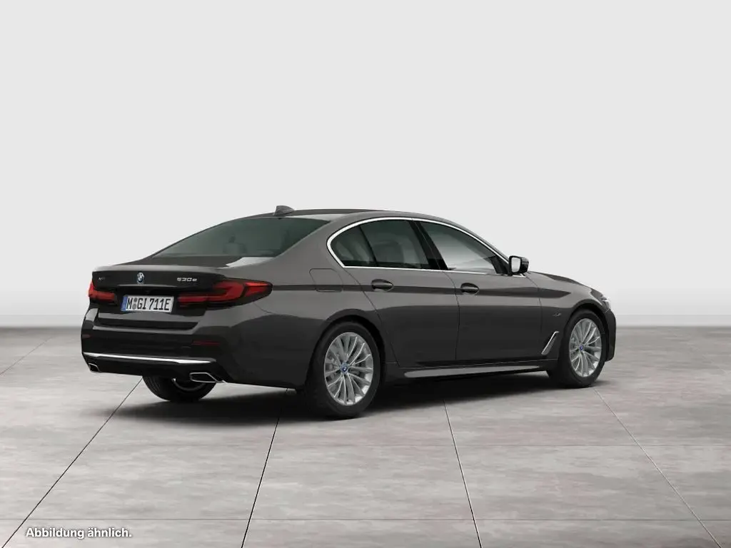 Gebraucht BMW 530e Luxury Line 184 PS (135 kW) 2023 Grau Limousine