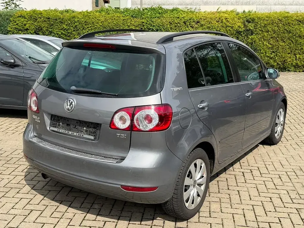 Gebraucht VW Golf VI Team 105 PS (77 kW) 2010 Grau Kleinwagen