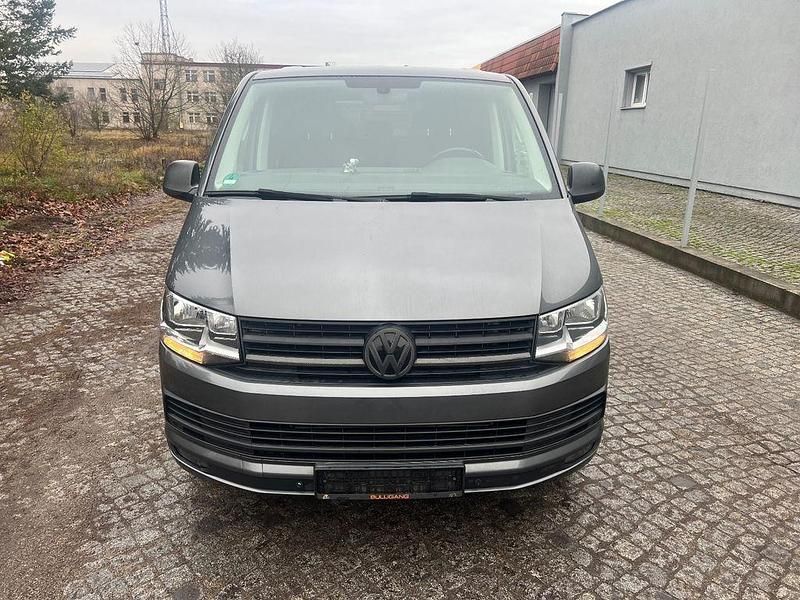 Usado VW Multivan 150 HP (110 kW) 2018 Cinzento Monovolume