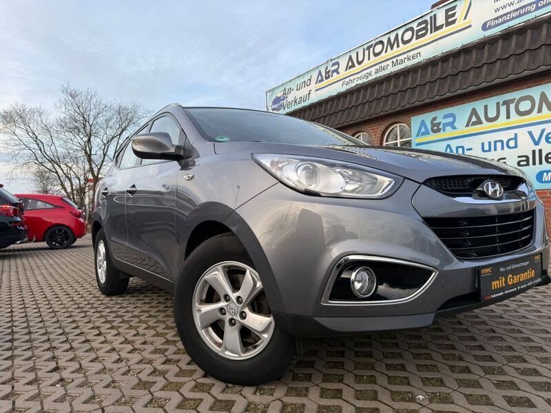 Grau Gebraucht 2013 Hyundai ix35 Edition SUV | 7.990 € (Guter Preis) - Bild 1/4