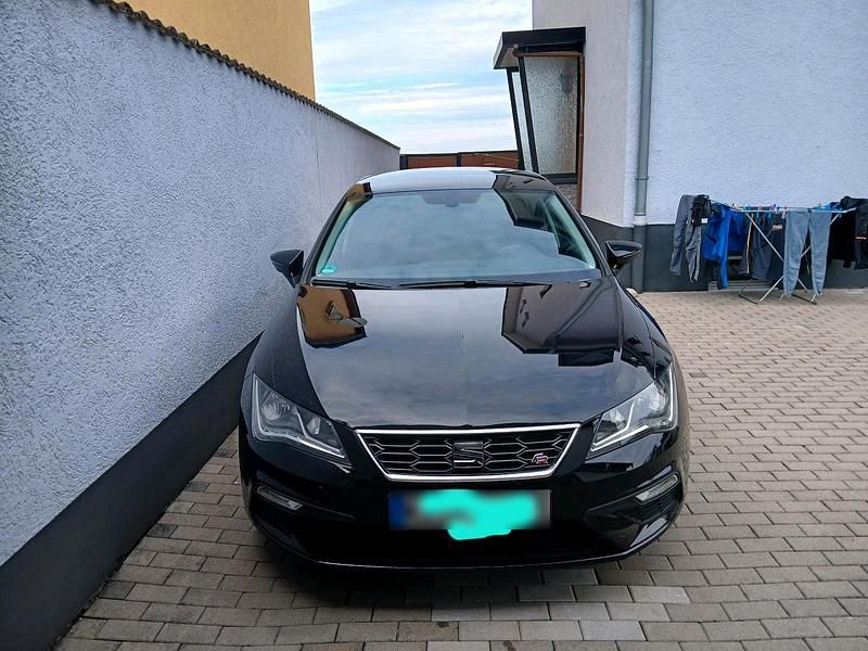 Second-hand Seat Leon FR 179 CP (131 kW) 2018 Negru Berlinǎ