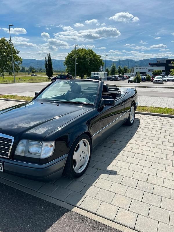 Gebraucht Mercedes E220 Edition 150 PS (110 kW) 1997 Schwarz Cabrio