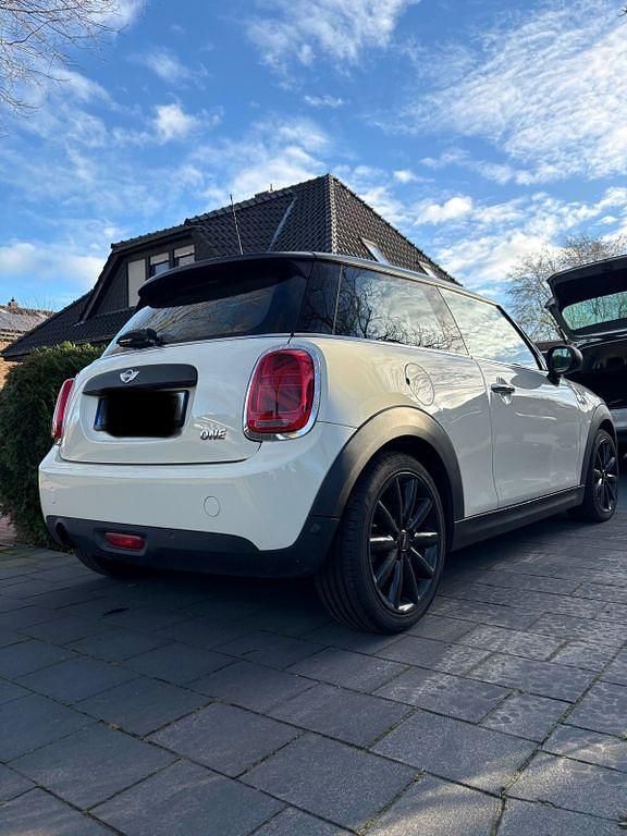 Gebraucht Mini John Cooper Works 102 PS (75 kW) 2016 Weiß Kleinwagen