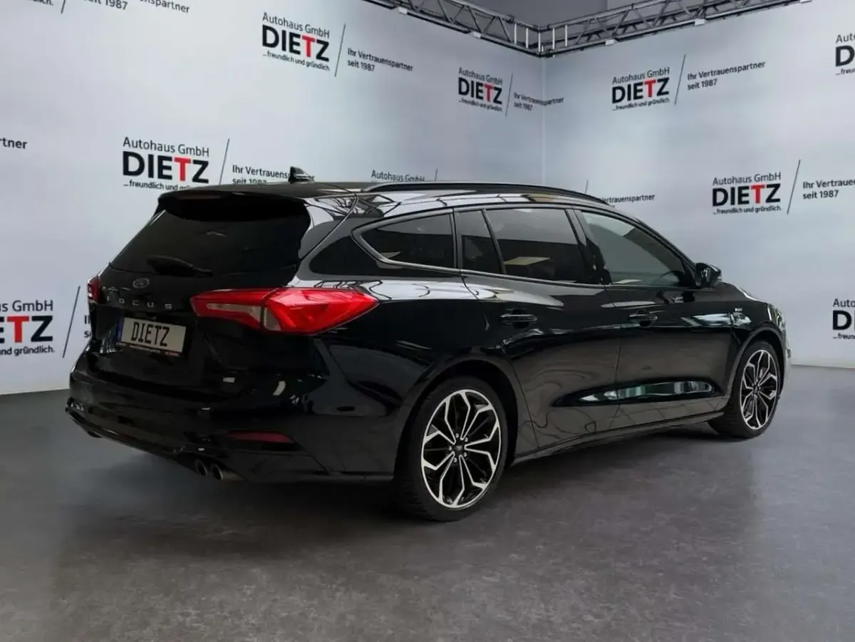 Gebraucht Ford Focus ST-Line 125 PS (91 kW) 2020 Schwarz Kombi