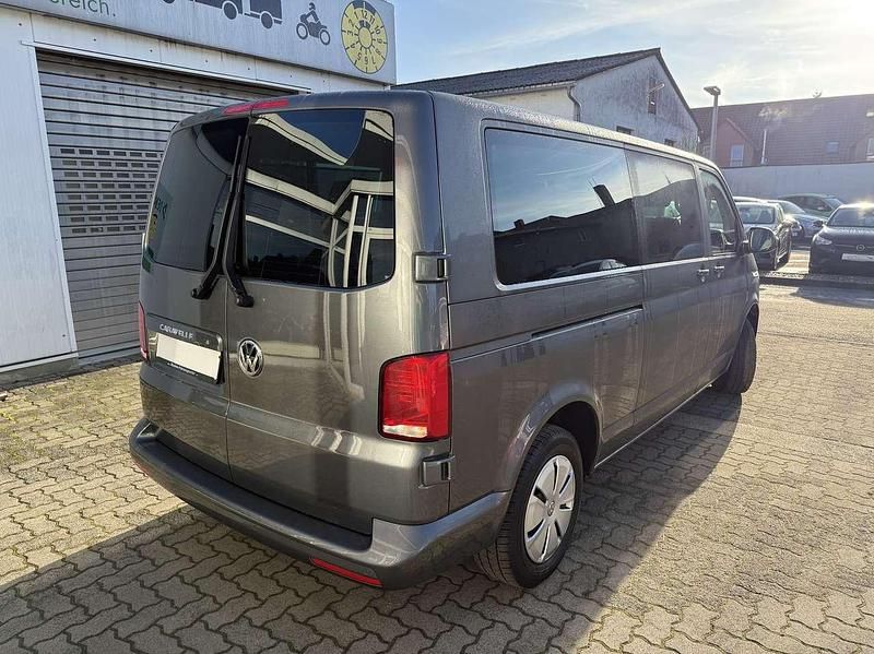 Gebraucht VW Caravelle Comfortline 150 PS (110 kW) 2024 Indiumgrau metallic Van / Kleinbus