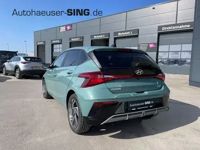 Neu Hyundai i20 90 PS (66 kW) 2026 Grün Kleinwagen