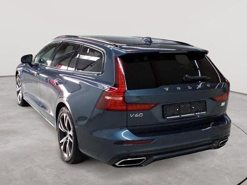 Gebraucht Volvo V60 R-Design 253 PS (186 kW) 2021 Denim blaumetallic Kombi