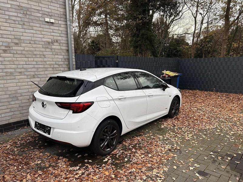 Gebraucht Opel Astra Design & Tech 131 PS (96 kW) 2021 Weiß Kleinwagen