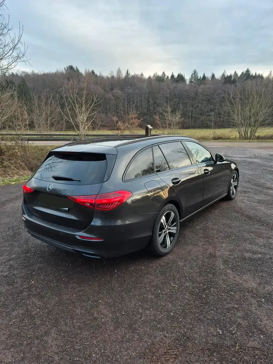 Gebraucht Mercedes C200 204 PS (150 kW) 2023 Schwarz Kombi