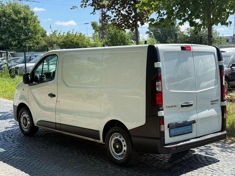 Gebraucht Renault Trafic 90 PS (66 kW) 2014 Weiß Van / Kleinbus