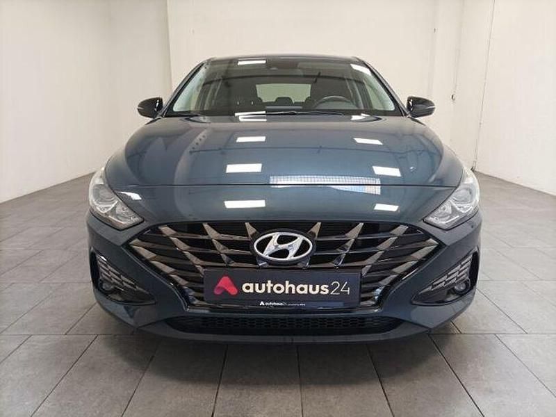 Gebraucht Hyundai i30 120 PS (88 kW) 2022 Blau Limousine