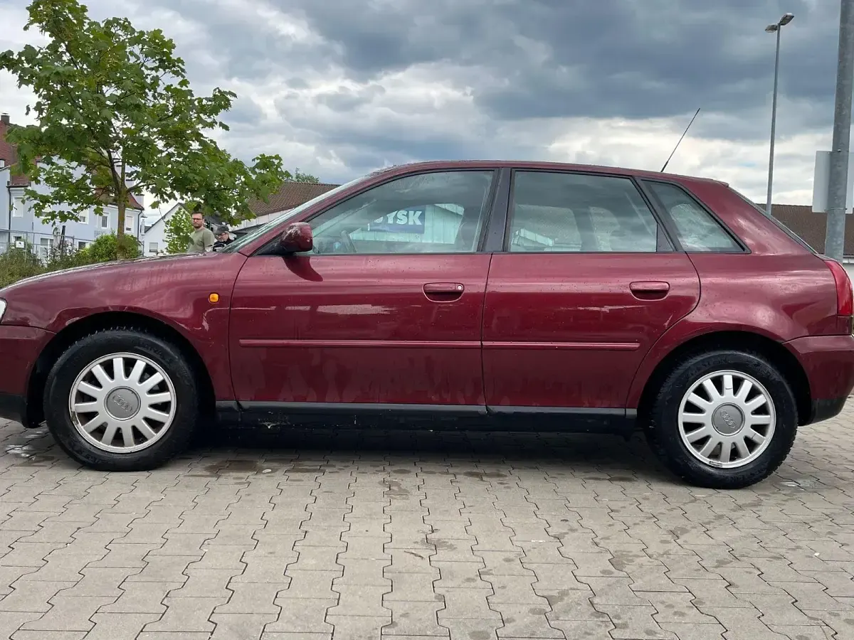 Gebraucht Audi A3 Attraction 125 PS (91 kW) 2000 Rot Kleinwagen