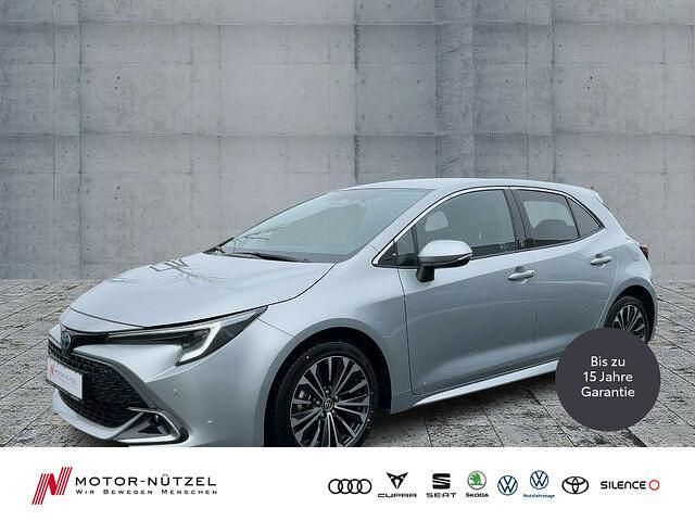 Silber Gebraucht 2023 Toyota Corolla Team Limousine | 22.990 € (Guter Preis) - Bild 1/2