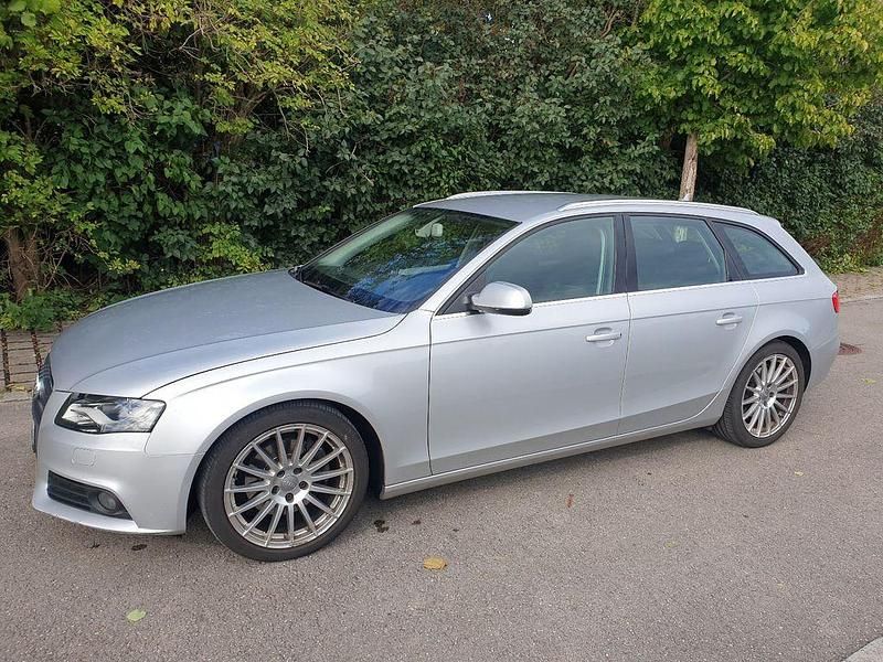 Silber Gebraucht 2010 Audi A4 Ambition Kombi | 8.000 € (Fairer Preis) - Bild 1/4